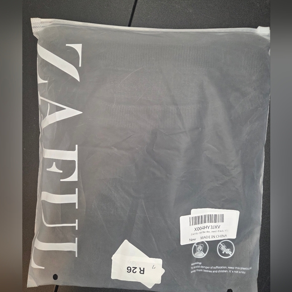 Zaful Off-Shoulder Black Sweater - Picture 4 of 4